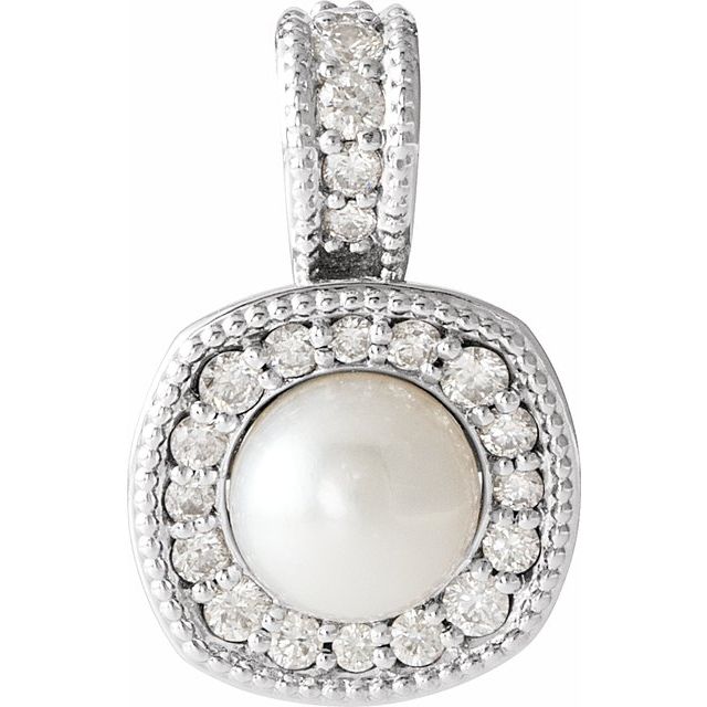 Cultured White Freshwater Pearl Pendant